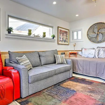 Central Elmont Studio With Great Outdoor Space! Exterior photo