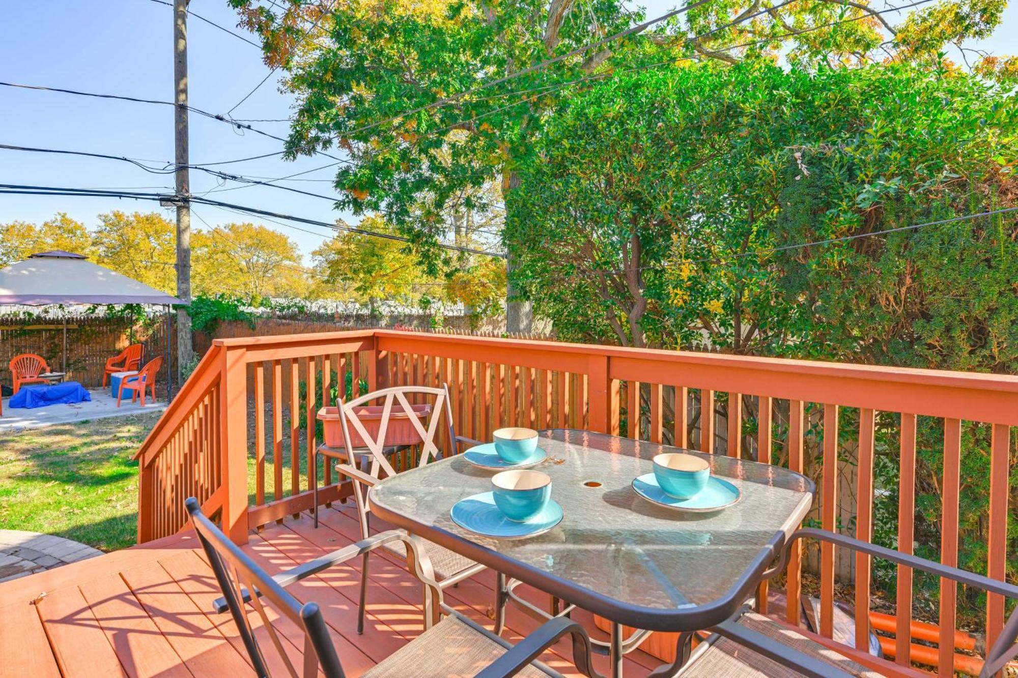 With Great Outdoor Space! * Elmont